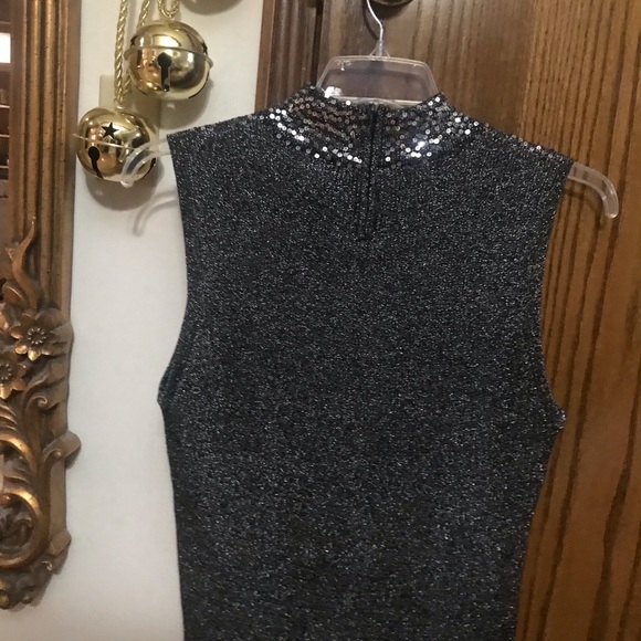 INVESTMENTS LADIES SEQUIN DARK SILVER SLEEVELESS TOP SIZE L - Picture 3 of 7